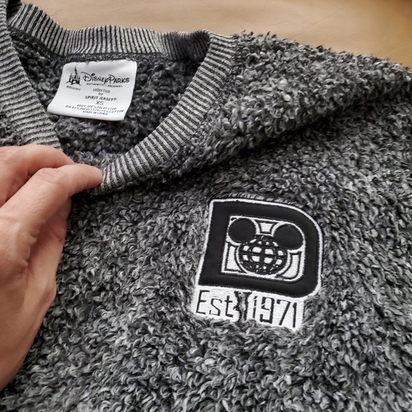 Black fuzzy Disney Spirit Jersey with Black & White detailing Disney World XS - Picture 3 of 4